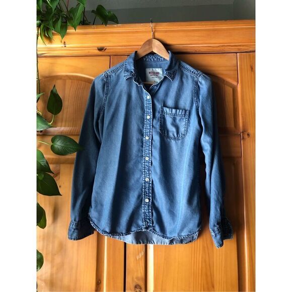 Mossimo Supply CO Denim Botton Down SZ S Made Of Lyocell - Picture 1 of 10